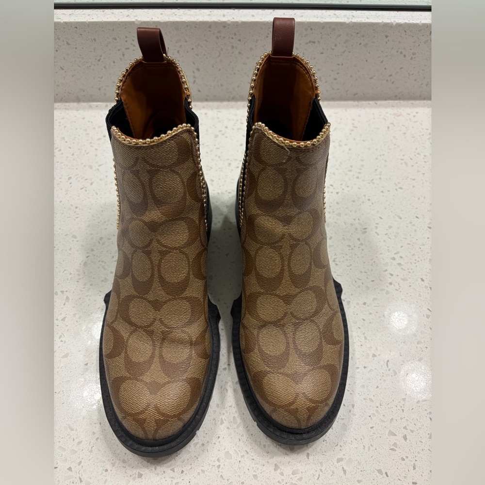 Coach Levy Short Chelsea Boots Women's Khaki - size 6 regular